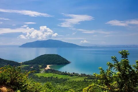 Mặt sưng vù sau khi lau bằng khăn giấy ở nhà hàng